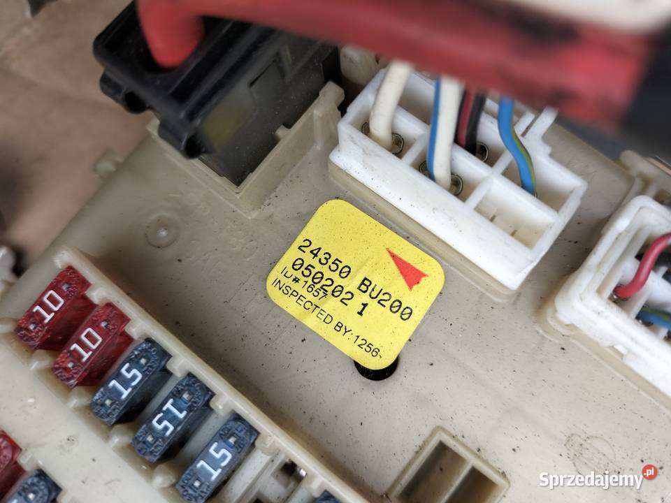 NISSAN ALMERA 24350BU200 SKRZYNKA PRZEKAŹNIKÓW dostawcze Kamień-Kolonia
