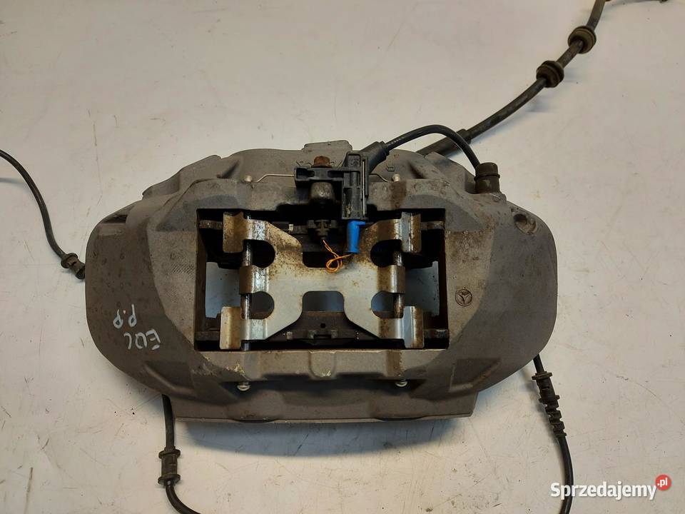 Mercedes EQC 400 W293 ZACISK PRAWY PRZÓD