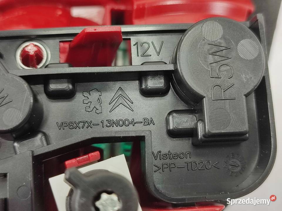 LAMPA PRAWY TYŁ W KLAPĘ CITROEN C5 III RD 2008 osobowe sprzedam