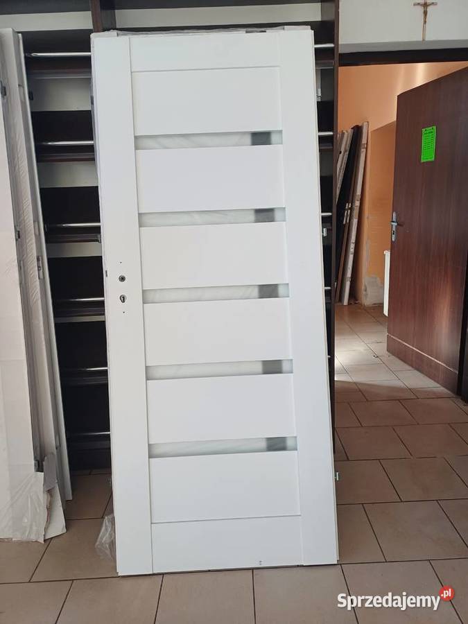 Różne modele drzwi wewnętrznych Końskie sprzedam