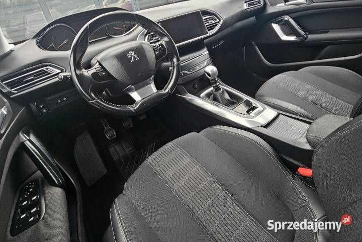 Peugeot 308 130 benzyna 2018r przebieg manualna Kutno