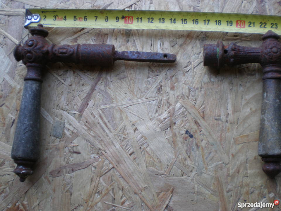 Przedwojenna rzeźbiona klamka z drewnianą rączką zachodniopomorskie Lipiany