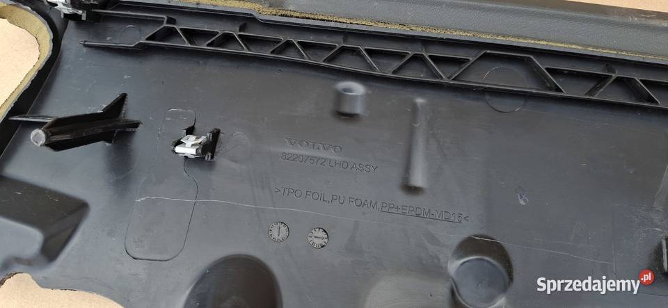 VOLVO FH4 PODSZYBIE PANEL OSŁONA LISTWA DESKI ciężarowe Podszybia Bieleń