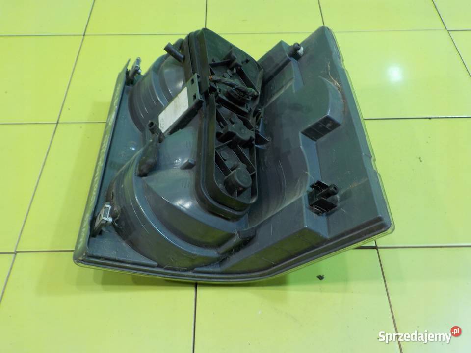RANGE ROVER L322 44 V8 04r 5D lampa lewa tyl Suków