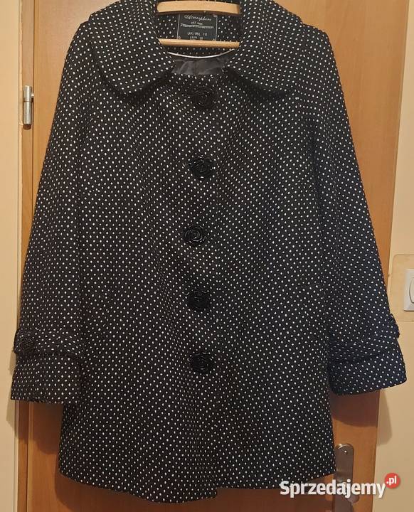 Czarno biały płaszcz Ostróda