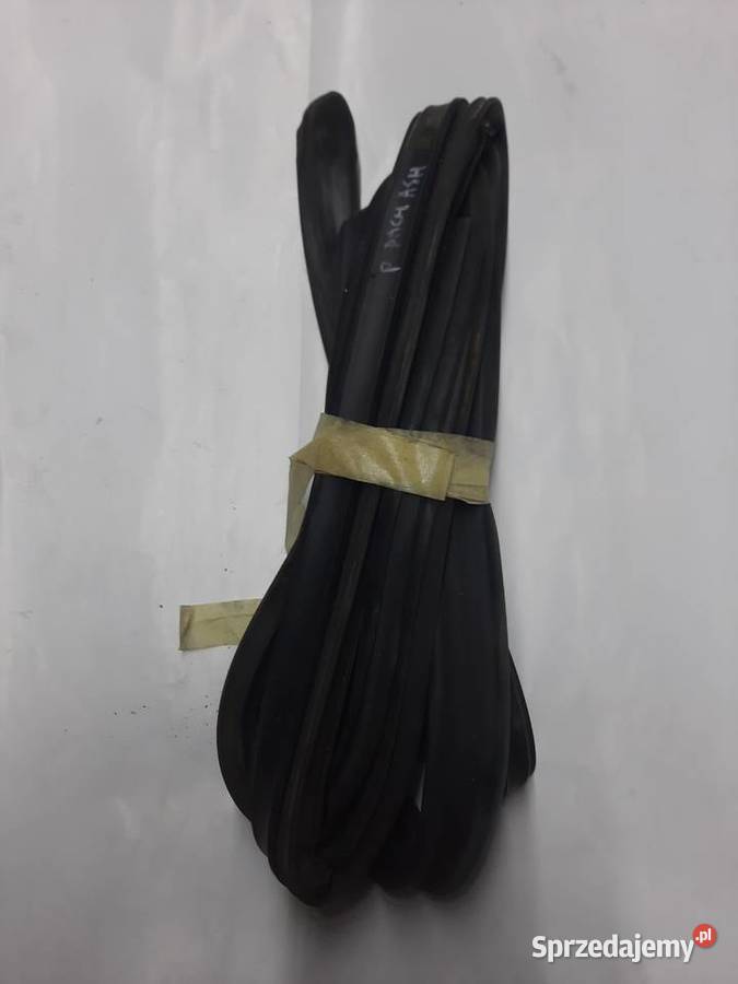 Opel Astra H HB prawa uszczelka drzwi na słupku Ksawerów