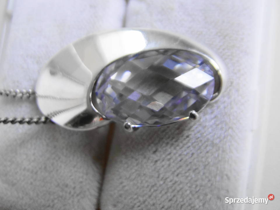 Nietuzinkowy wisiorek na łańcuszku srebro 925 2 sprzedam