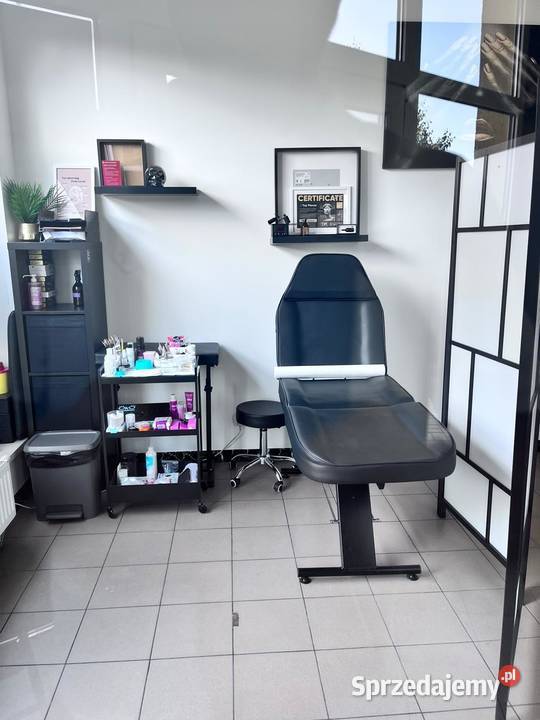 Miejsce w salonie piękności Kosmonautów Wrocław 52m2 Wynajem