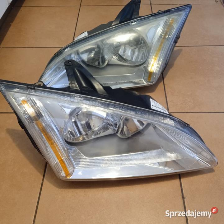 Ford Focus MK2 2010r reflektory przednie lewy i Części samochodowe Wrocław