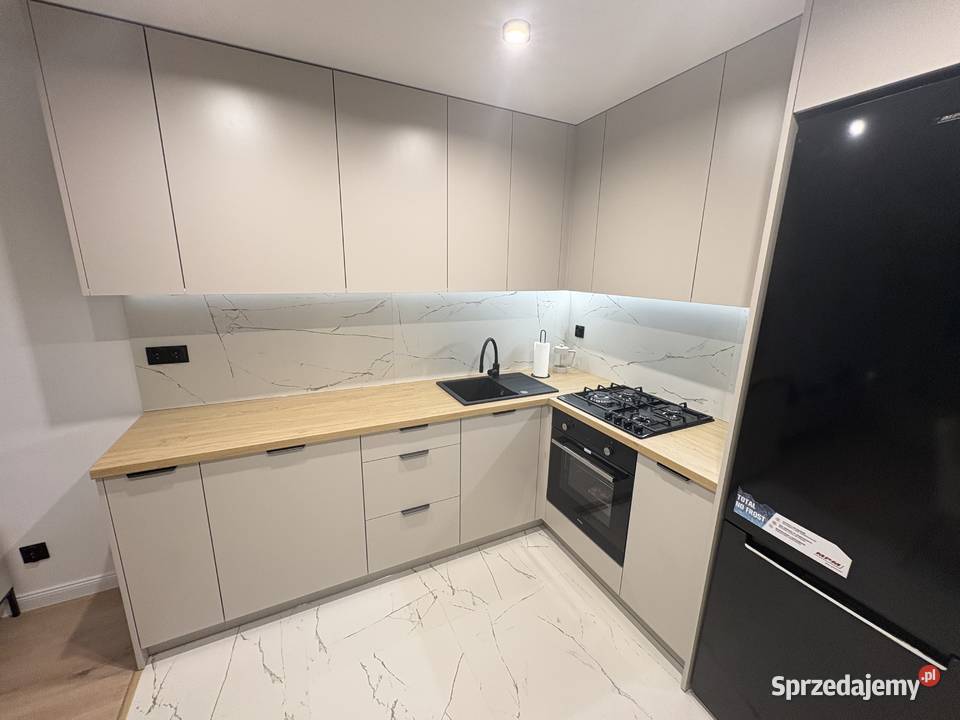 Na sprzedaż – 3-pokojowe mieszkanie po generalnym remoncie | 44 m² |
