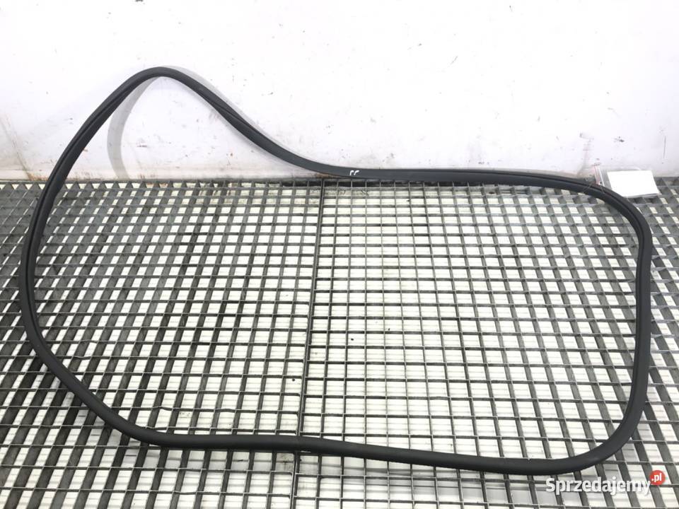 USZCZELKA DRZWI PRZÓD PRAWA HONDA CRV V SUV