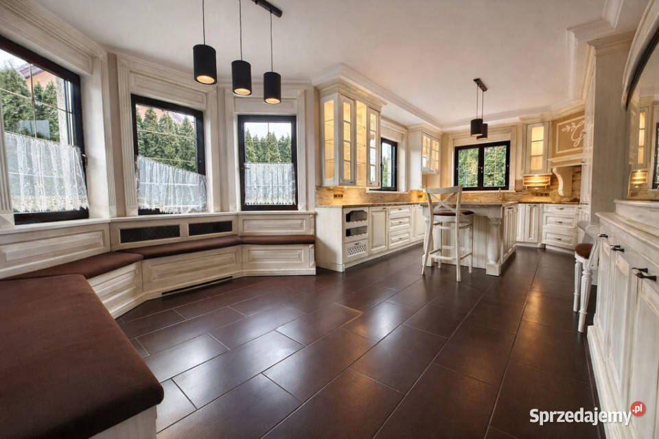 Dom wolnostojący 260 m działka 1040m2 Dołuje 260m2