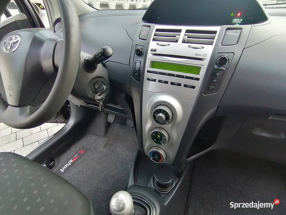 TOYOTA YARIS 13 VVTi 87 Klima 5 drzwi przeb 151 garażowany Ostrów Wielkopolski