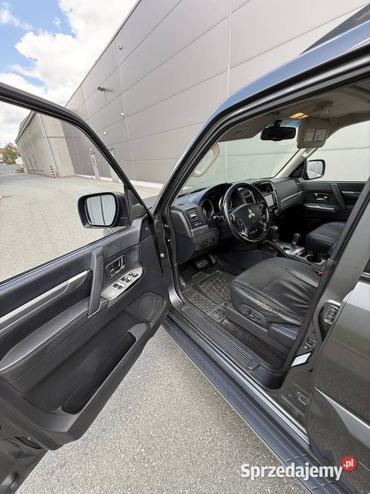 Mitsubishi Pajero 32 DiD 200 Salon 161 Samochody osobowe Brzeg