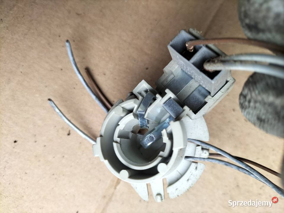 AUDI 80B4 80B3 OPRAWKA WTYCZKA KOSTKA WKŁAD Pozostałe Kamień-Kolonia