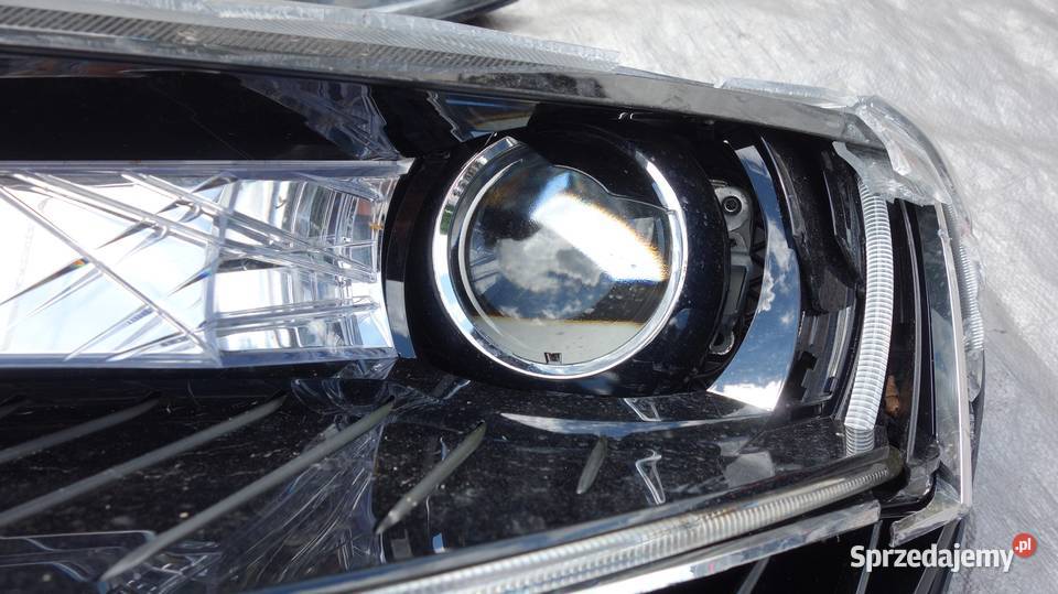 REFLEKTOR LEWY SKODA SUPERB LED XENON Karoseria