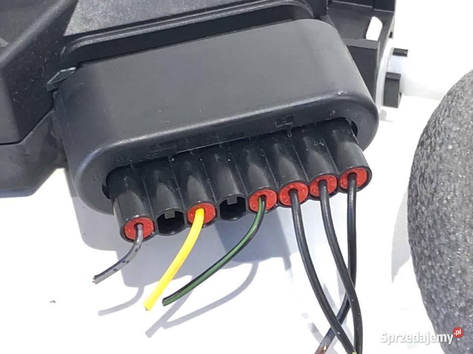 ZAMEK DRZWI PRAWY TYŁ FORD FOCUS III Hatchback sprzedam