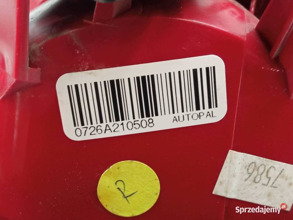 LAMPA TYŁ W KLAPĘ PRAWA KOMBI 9681074280 Citroen