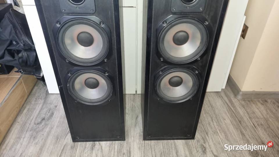 Potężne kolumny Axton AX70 Switzerland 2x150W Warta