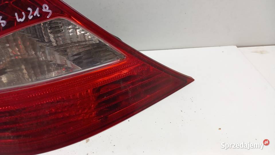 MERCEDES W219 CLS LAMPA TYŁ LEWA osobowe Zbierkowo sprzedam