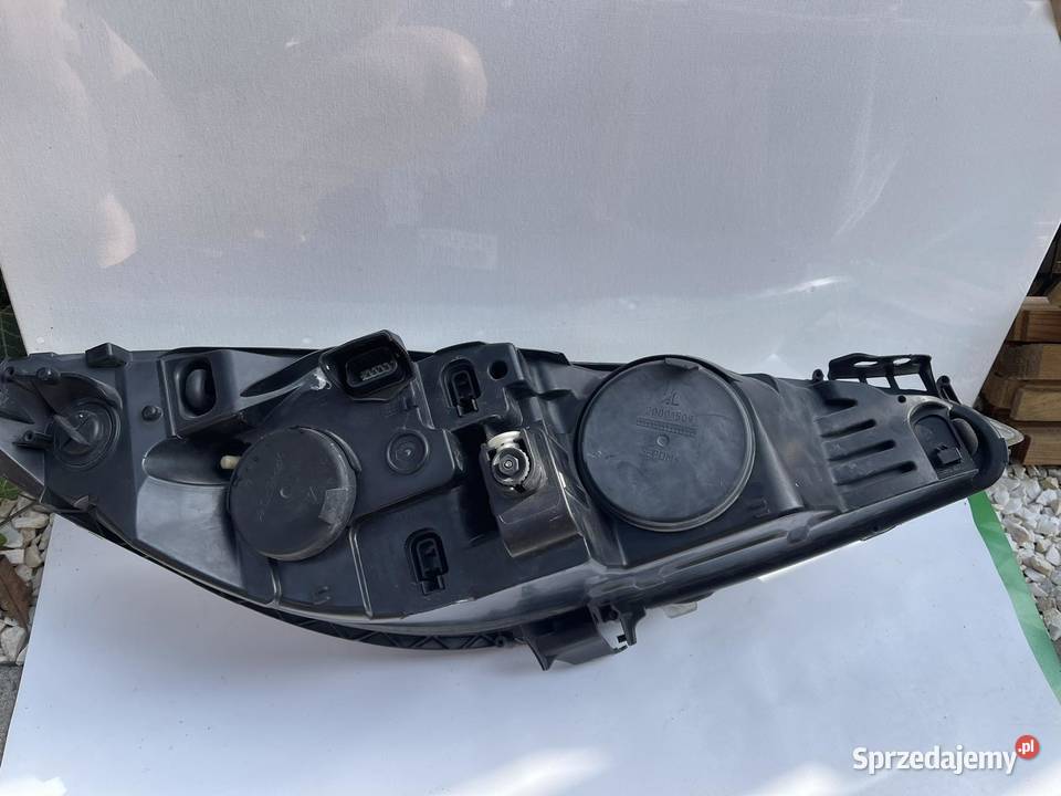 PEUGEOT 308 PRAWA LAMPA PRZÓD Ostroróg sprzedam