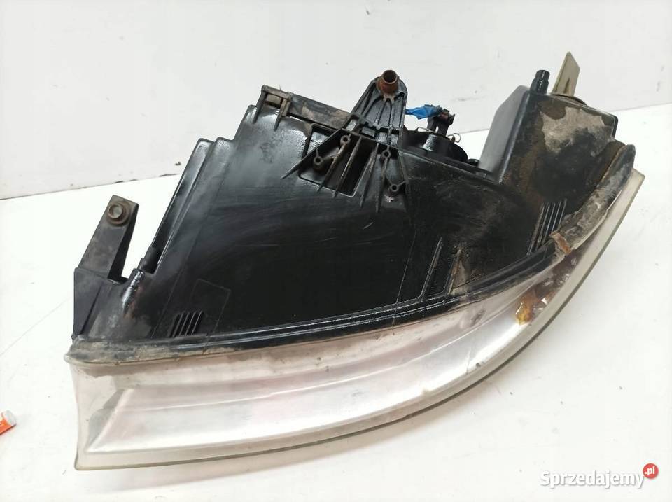 LAMPA PRZÓD PRAWA LIFT FL VW Volkswagen Passat V osobowe