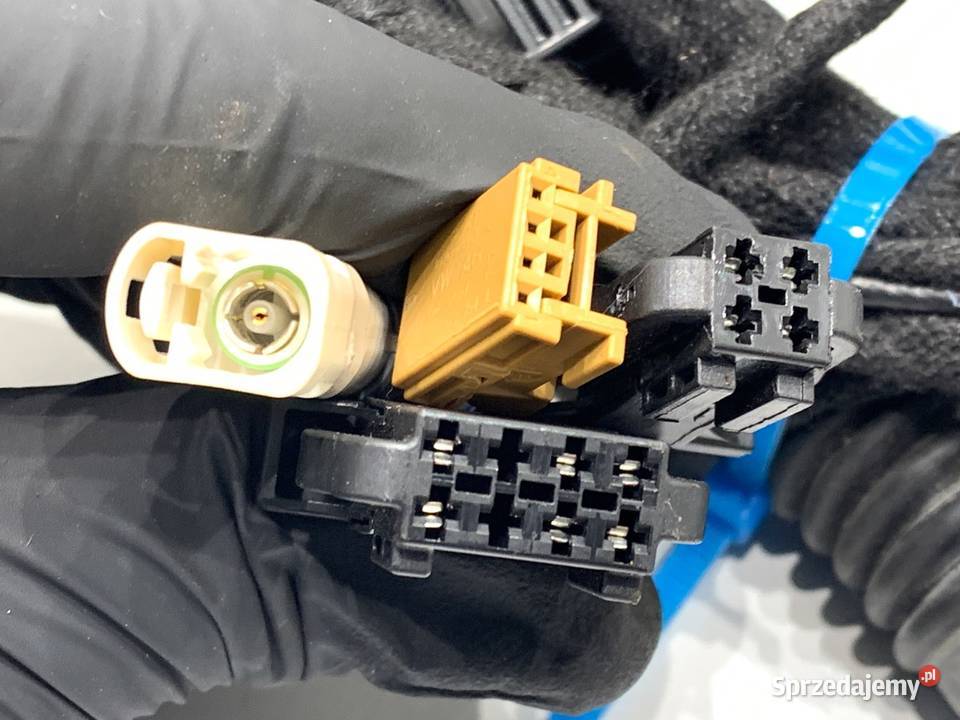 WIĄZKA KLAPY BAGAŻNIKA TYŁ AUDI A7 C8 20 265 osobowe