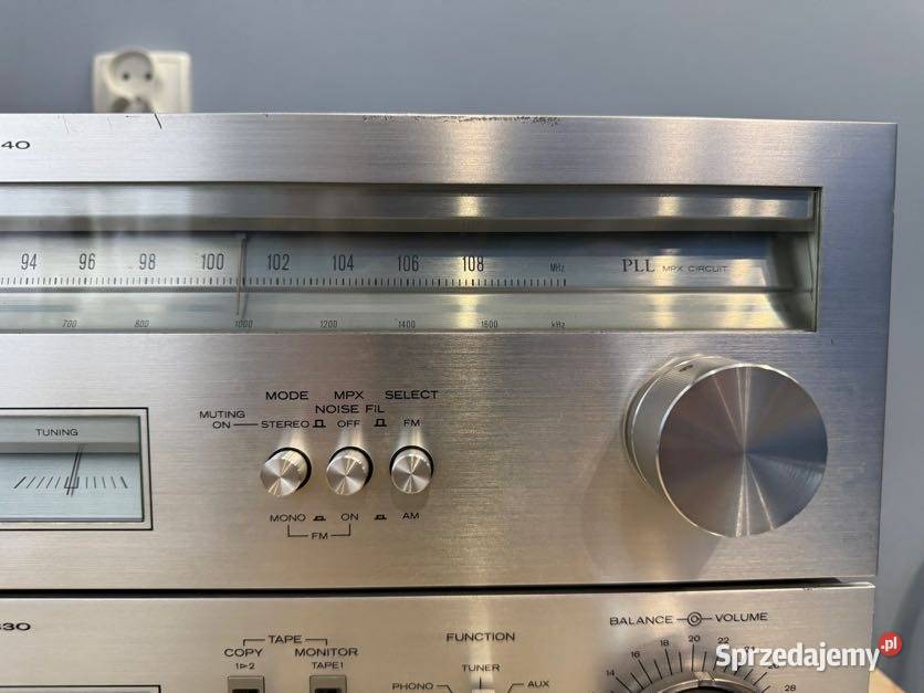 HITACHI HA330 and HITACHI FT340 Łapy