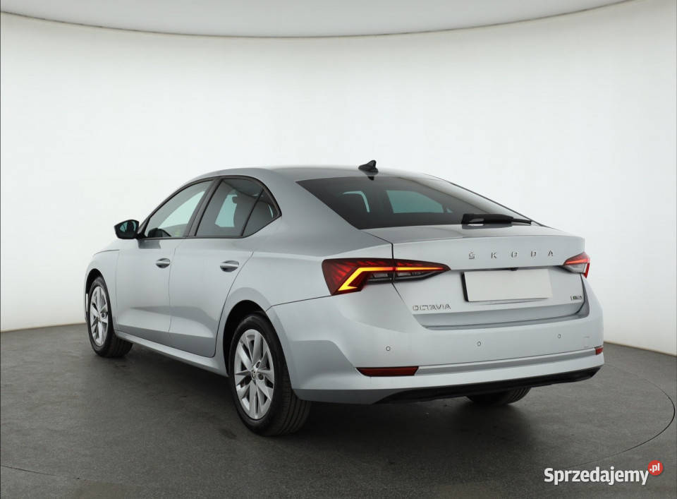 Skoda Octavia 15 TSI wspomaganie kierownicy