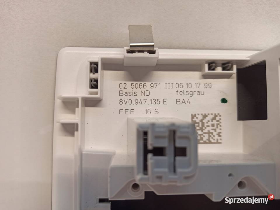 AUDI A3 8V LAMPKA PODSUFITKI 8V0947135E sprzedam