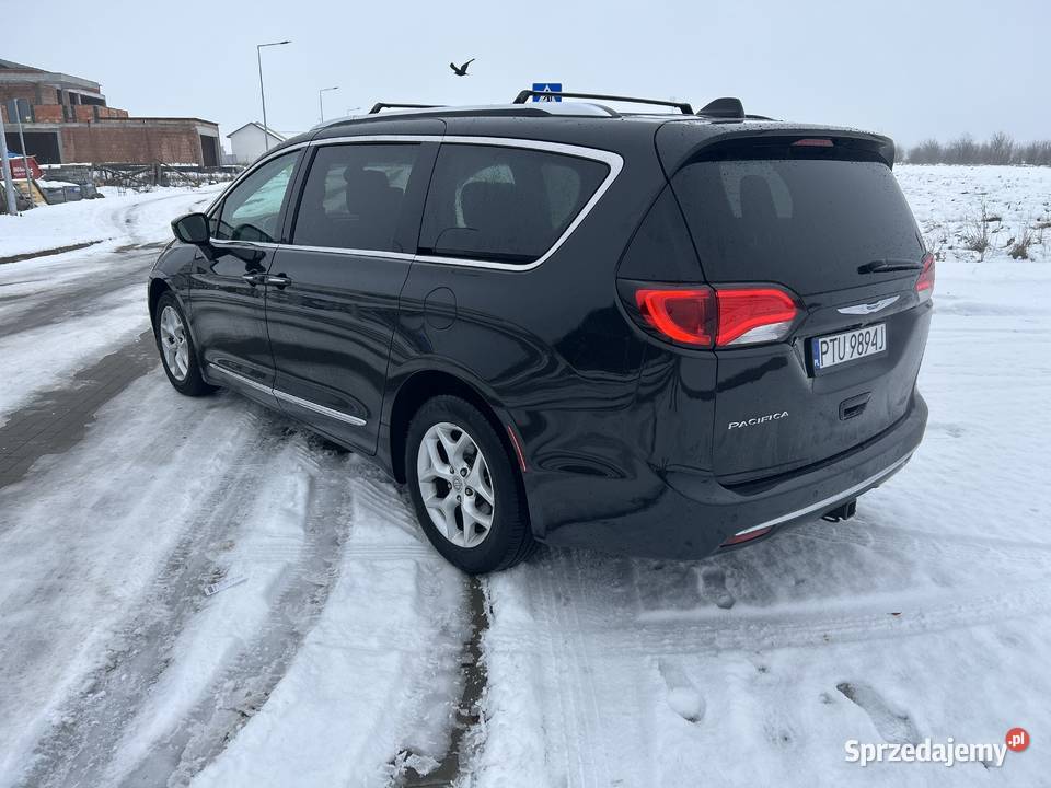 Chrysler Pacifica Turing L plus 36 v6 z 2017r Turek