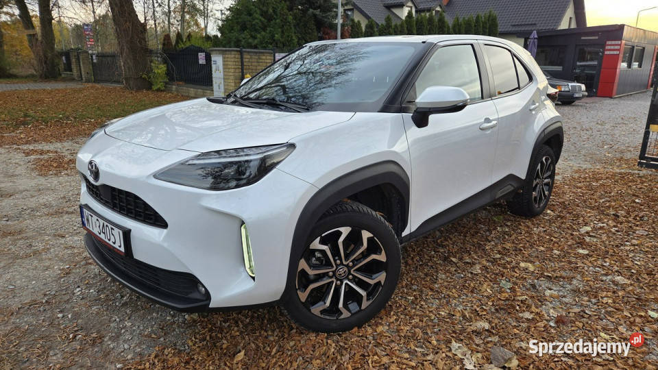 Toyota Yaris Cross 15 HSD Full Led Hand Free Ast Otwock Mały