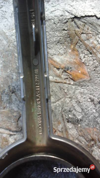 ozdobny element kratki halogenu prawego Mercedes Stalowa Wola