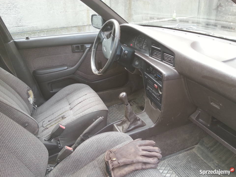 Toyota Carina II 1988r sedan bęzynaLPG 4/5 Wrocław sprzedam