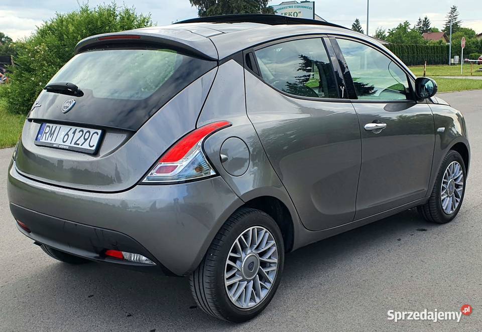 Lancia Ypsilon 12 Silver SkyView brat FIAT Panda Rok produkcji 2012 podkarpackie