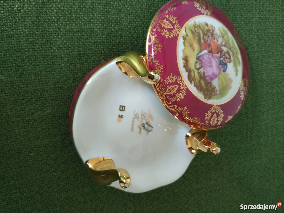 Porcelana francuska sygnowane puzderko na Ropa