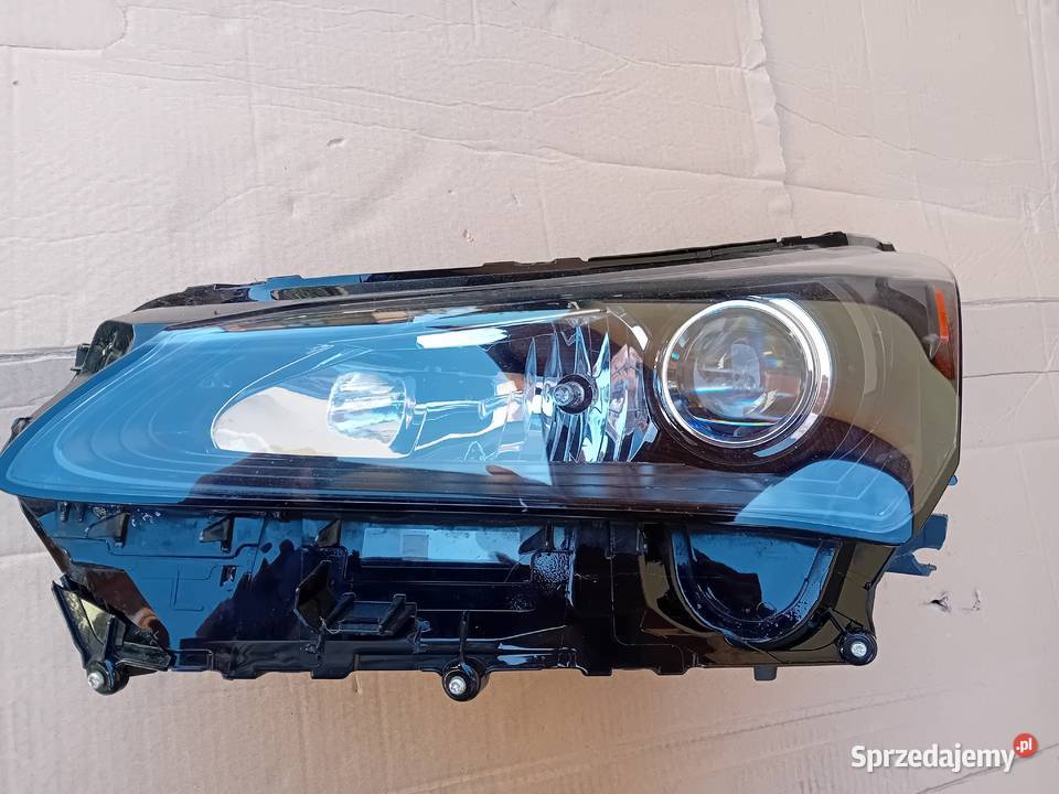 Lampa prawa Lexus NX 300h 2017 przed liftem Hajnówka sprzedam