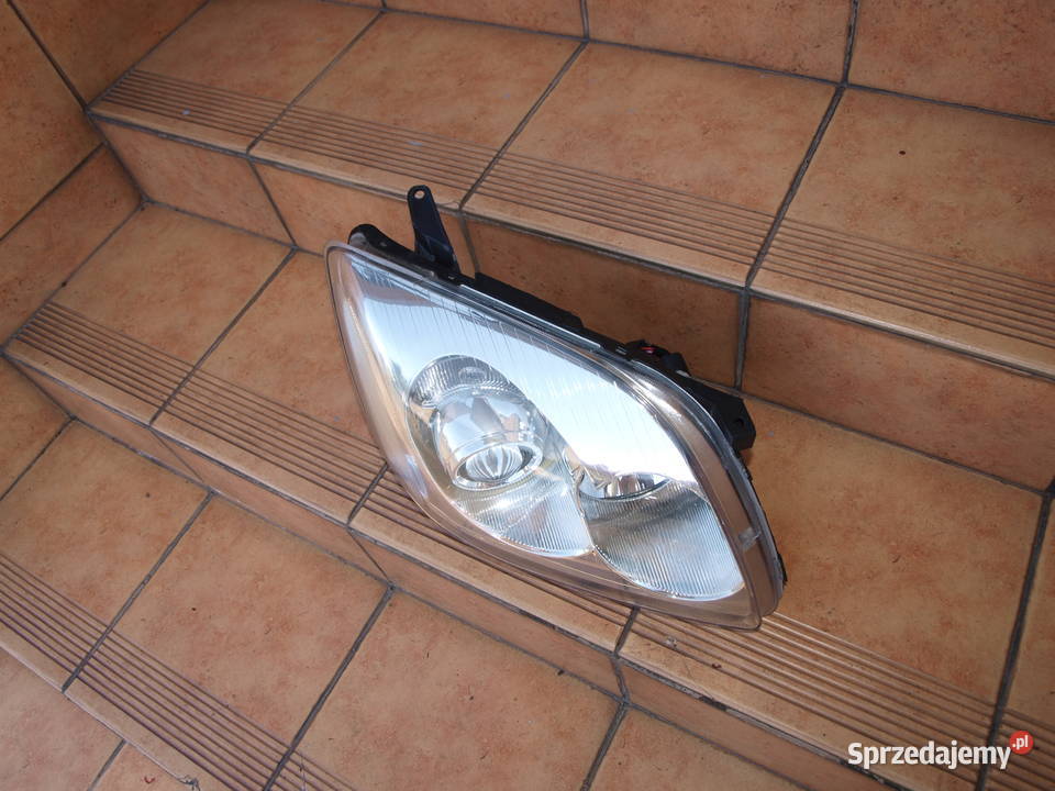Toyota Avensis T25 lampa prawa przód zwykła 2003 Lampy przednie wielkopolskie Kalisz sprzedam