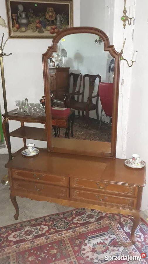 Toaletka tremo w stylu ludwikowskim Tarnogród