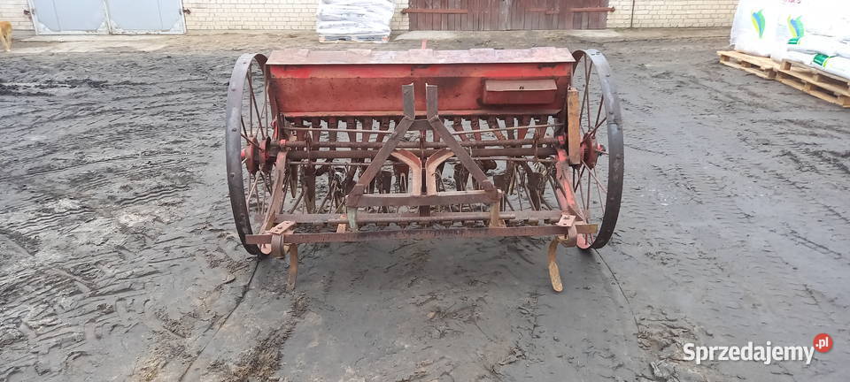 Siewnik konny przerobiony do ciągnika
