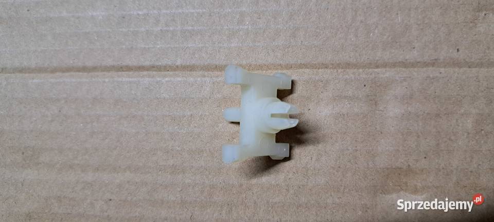 Spinka mocowanie listwy A0069887178 Mercedes pomorskie