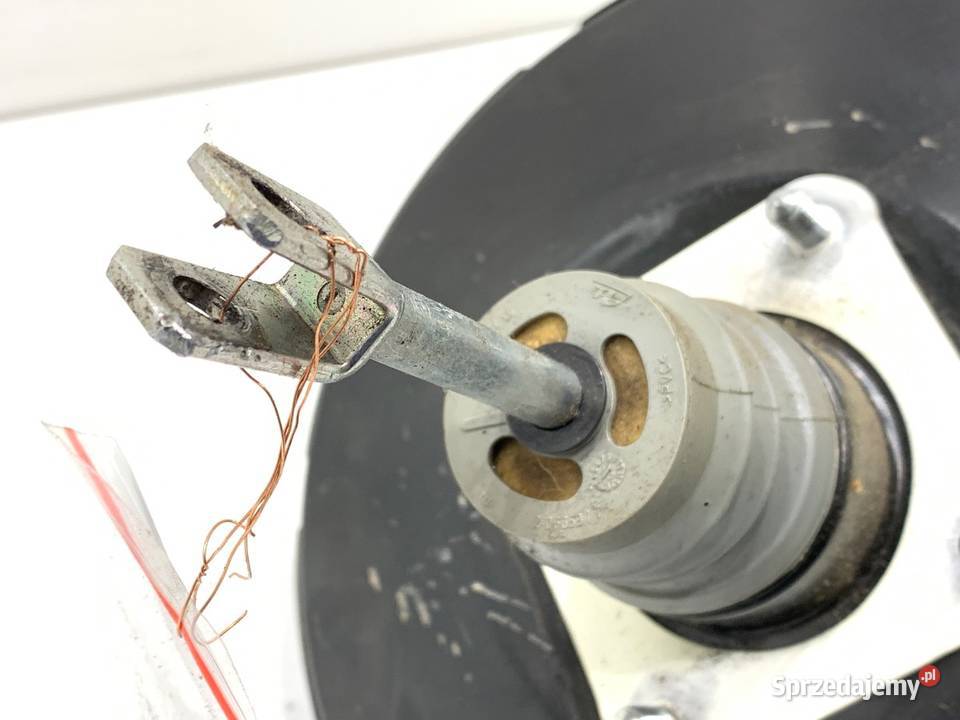 SERWO HAMULCOWE DACIA DUSTER 472107999R SUV 1018