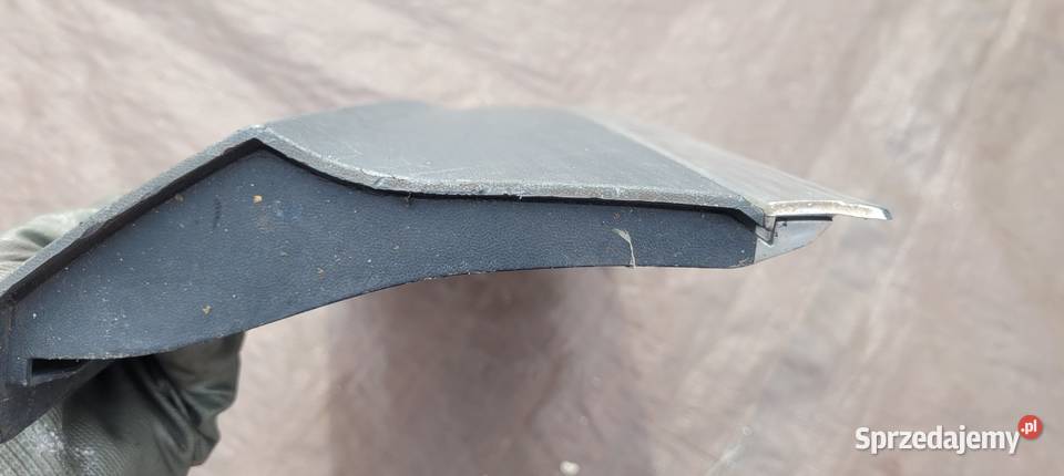 VW TIGUAN 5NA LISTWA DRZWI PRAWY TYŁ śląskie Ruda Śląska