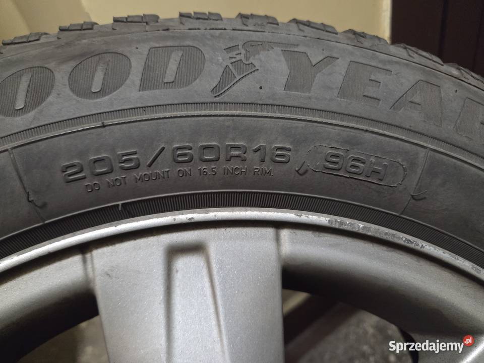 2 opony zimowe 20560R16 śląskie Dąbrowa Górnicza