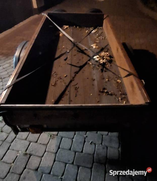 Lekka przyczepka na podwoziu Ifa Do samochodów osobowych