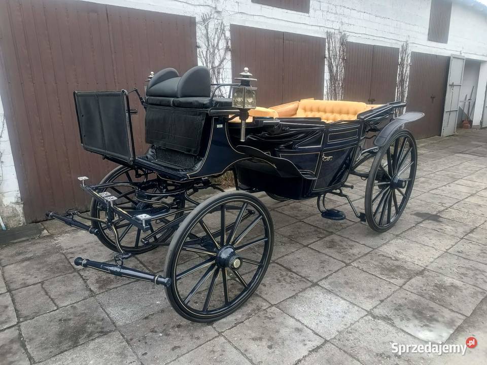 Powóz typ Landauer granatowy Bryczka Lando Dobroń