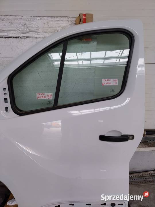 TRAFIC VIVARO 3 2015r szyba lewy przod Wrocław