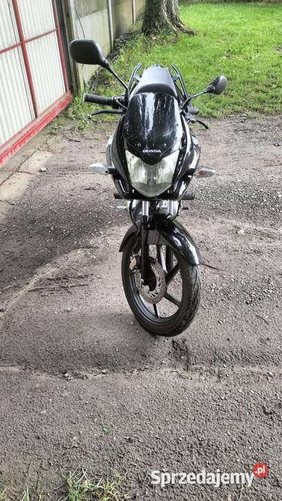 Honda CBF125 z 2012 roku na wytrysku Potok Wielki