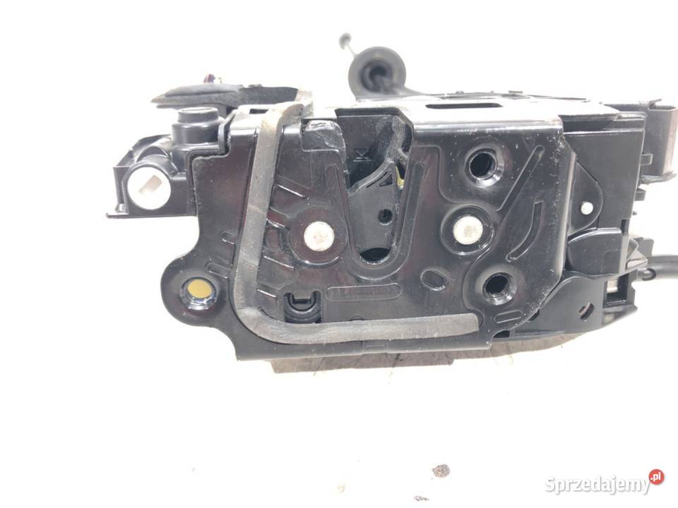 ZAMEK DRZWI LEWY TYŁ SKODA RAPID Kombi 8E0839015