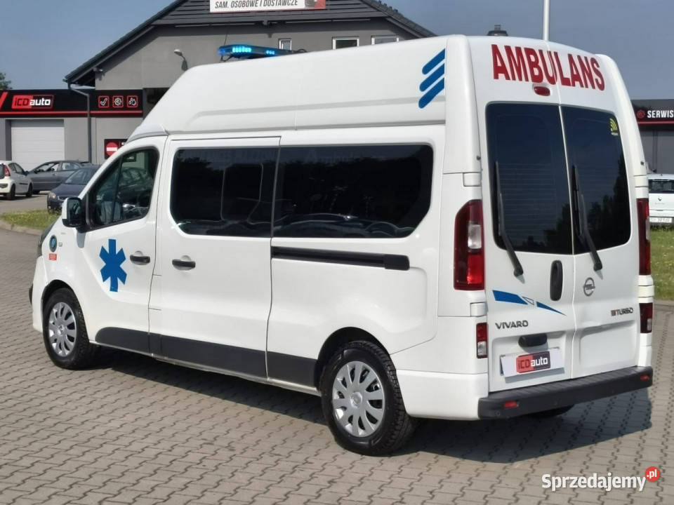 Opel Vivaro 16 cdti 145 ambulans karetka nosze Rok produkcji 2018 małopolskie Kęty